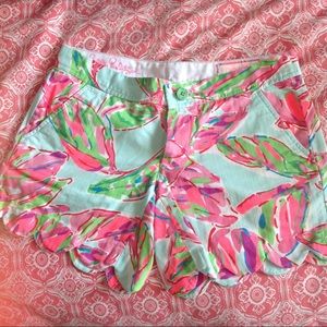 Lilly Pulitzer in the vias buttercup shorts
